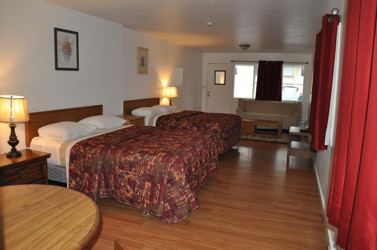 Raymond Golden Lion Motel מראה חיצוני תמונה